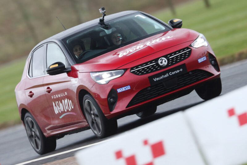 corsa-e-Formula-Woman