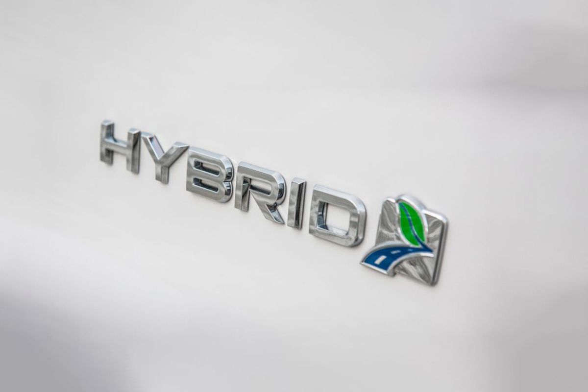 car hybrid logo